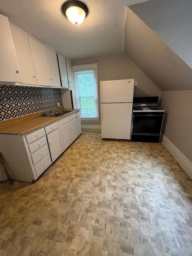 Building Photo - 1359 Charles St Unit 1359-2C