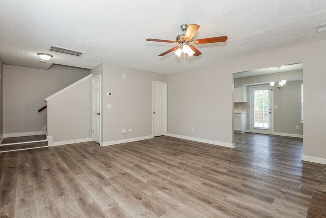 Photo - 10512 Wilson Glen Dr