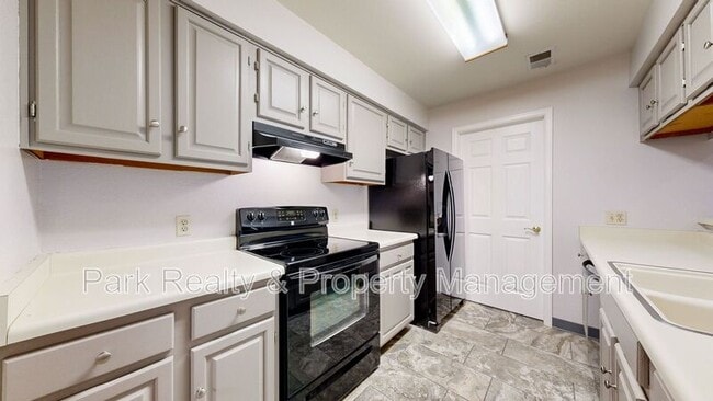 Photo - 12024 W Cross Dr