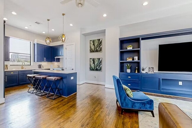 Photo - Houston Unit 1928 Oakdale St