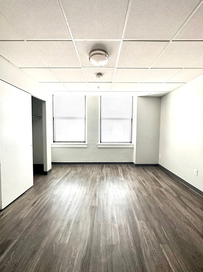 Photo - Park Plaza on the Grid