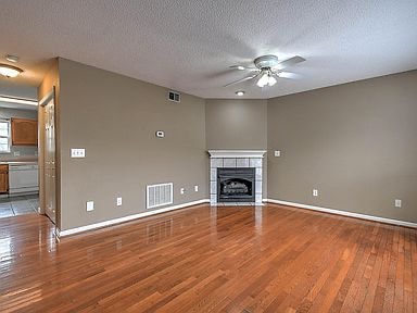 Photo - 3115 W Walnut St