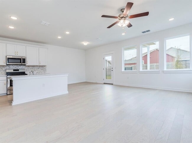 Photo - 7209 Grenadine Bloom Bnd