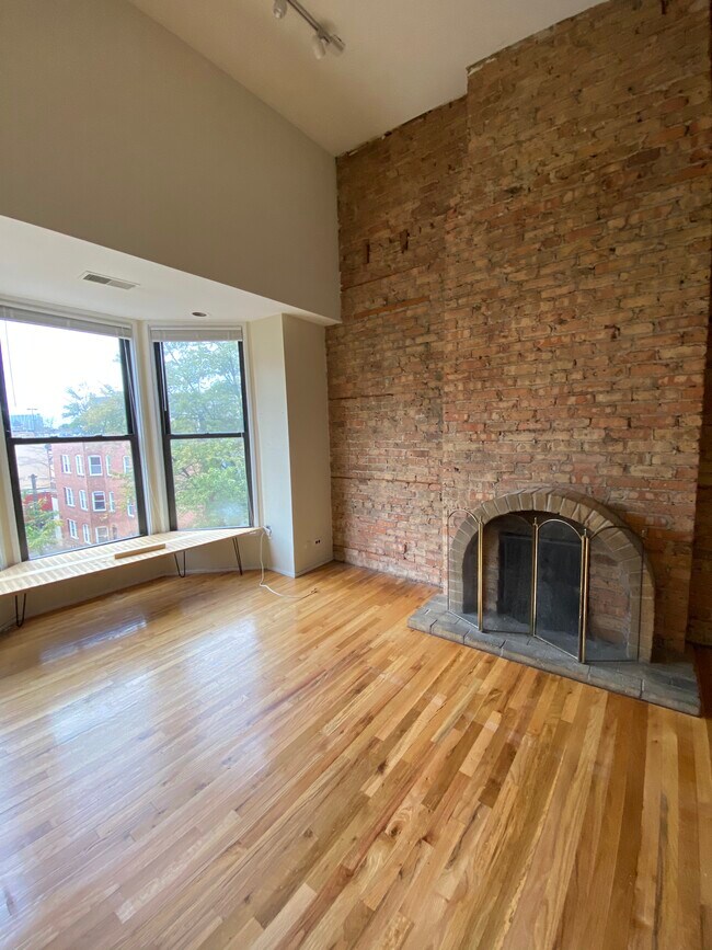 Photo - 606 W Surf St