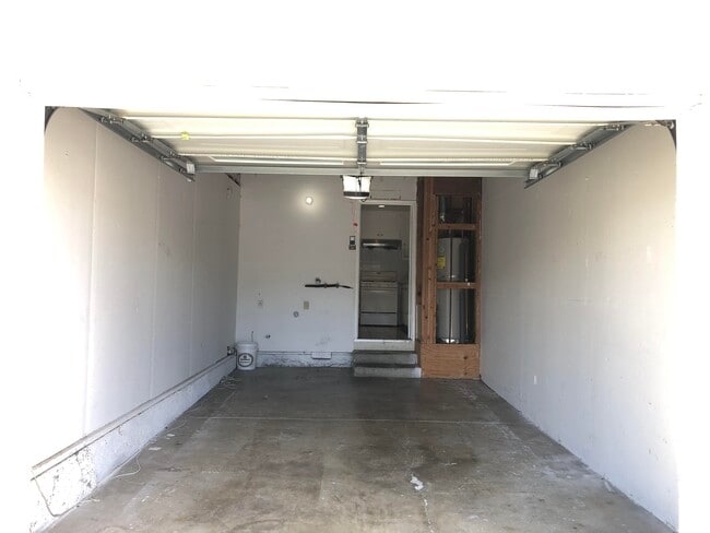 Cochera - 33652 11th St Unidad 33652