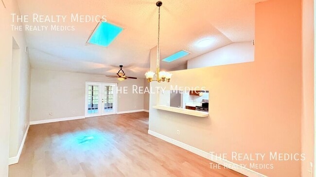 Photo - 124 Clear Lake Cir
