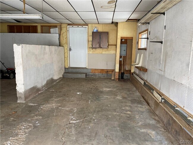 Photo - 25081 Woolworth St
