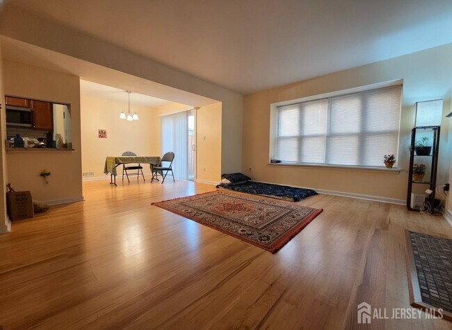 34 Almond Dr