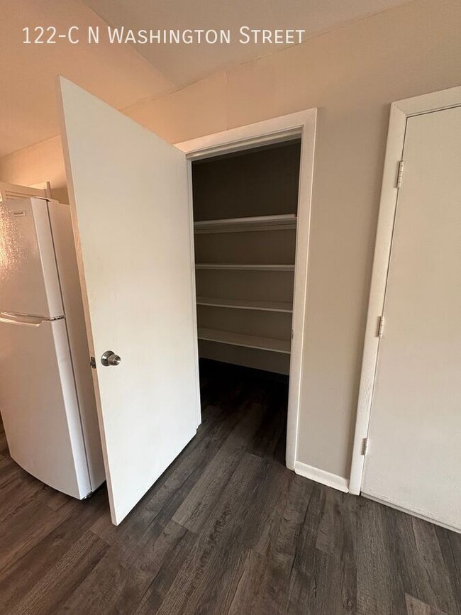 Photo - 122-C S Washington St