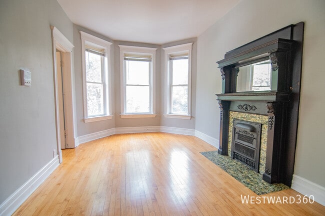 Photo - 2844 N Whipple St Unit 2F