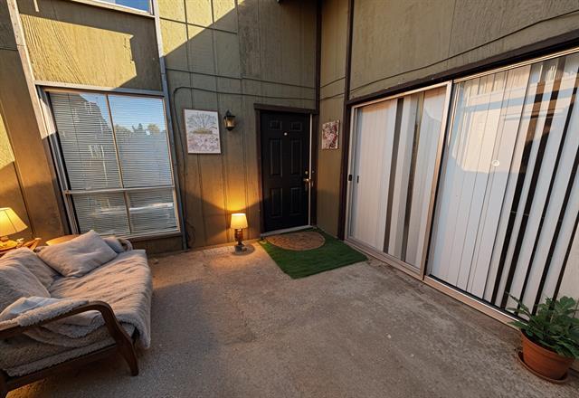 Building Photo - 4635 Country Creek Dr Unit 1071