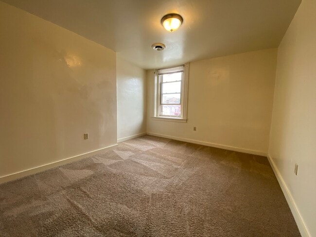 Photo - Stunning Two Bedroom Apartment with Ample ... Unit 3528#3