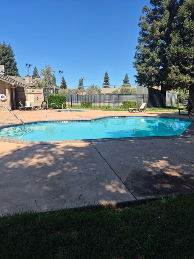 Photo - Move In Special! $500 Off First Month's Re...