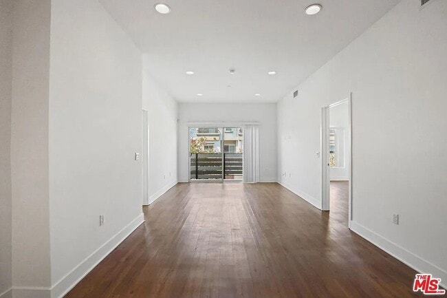 Photo - 5308 Sepulveda Blvd Unidad PH8