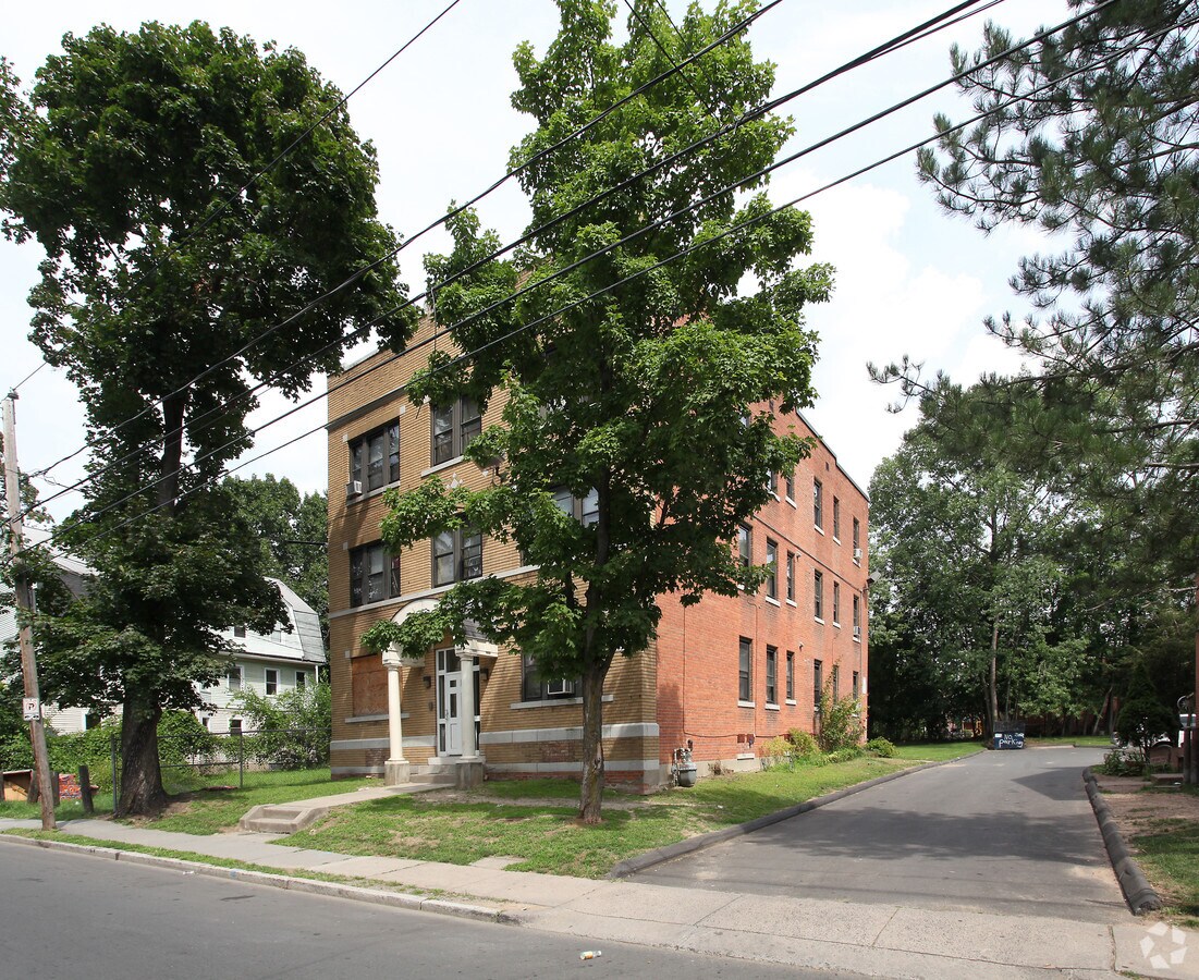 Photo - 598-600 Garden St Apartments
