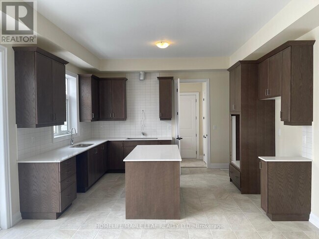 Photo - 28 Pearsall Pl