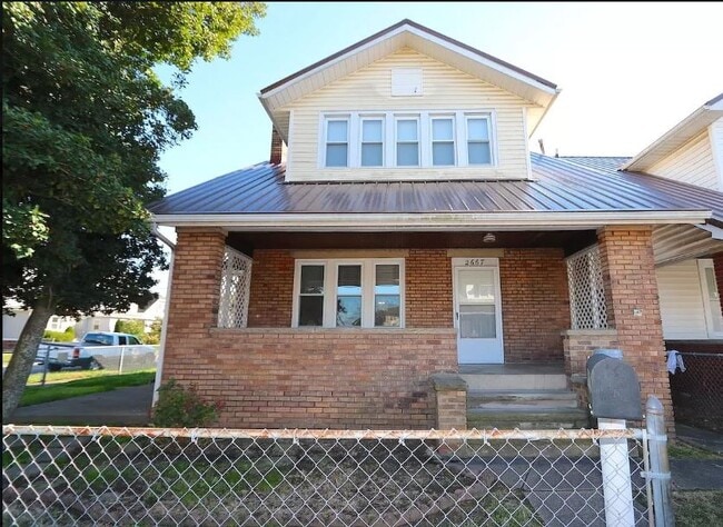 Building Photo - 2667 Chesterfield Ave Rental