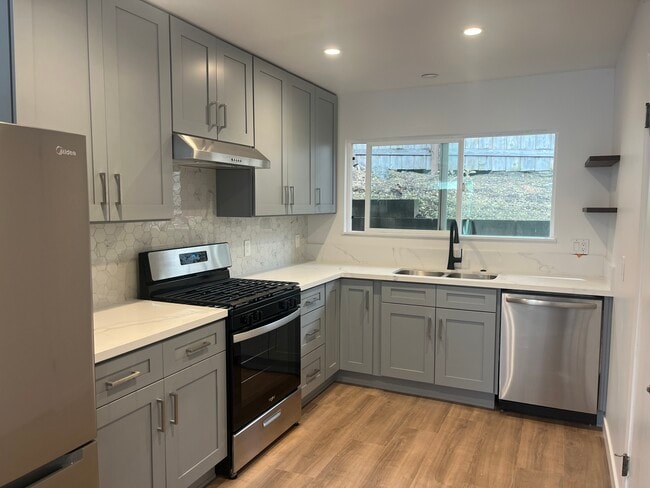 Photo - 411 Lawrence Dr Unidad 411 Lawrence #B