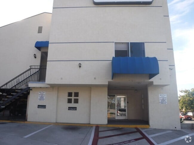 Building Photo - El Cajon / La Mesa Lodge Unit 309 Rental