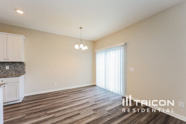 Photo - 14621 Maple Ter