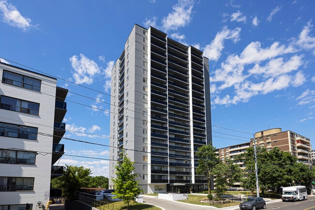 Building Photo - 2240 Weston Rd