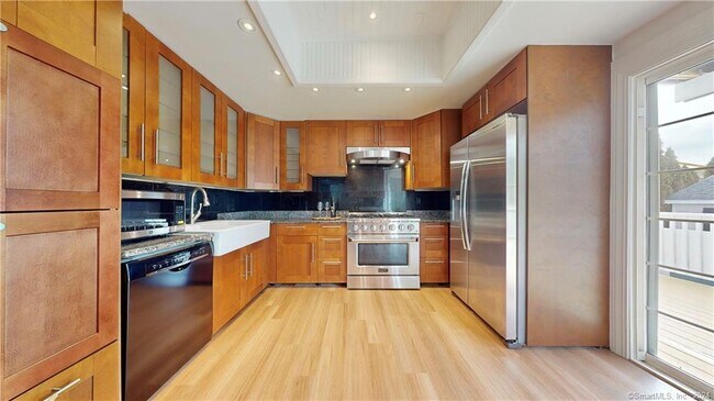 Building Photo - 37 Village Rd Unit 1 Rental