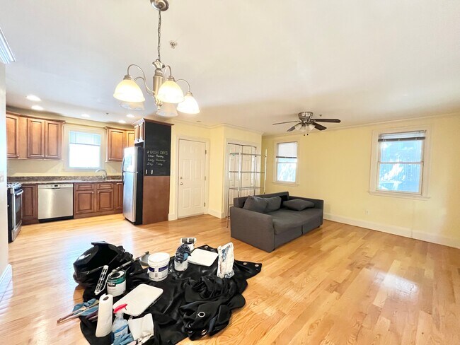 Photo - 164 Boylston St Unit 1