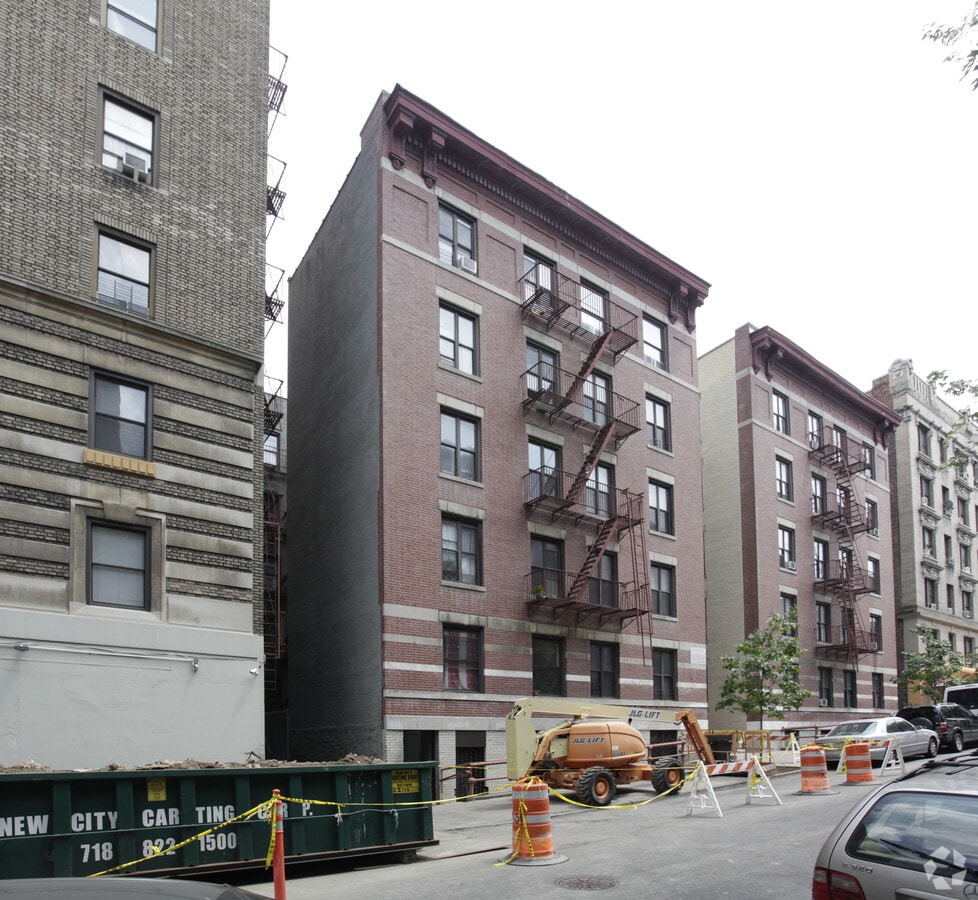 Photo - 81 Cabrini Boulevard