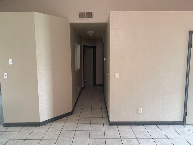 Photo - 3 Bd-2bth Move in Ready!!