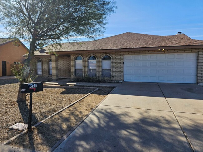 Stunning 4bd 2bth house in Tempe with pool - Stunning 4bd 2bth house in Tempe with pool