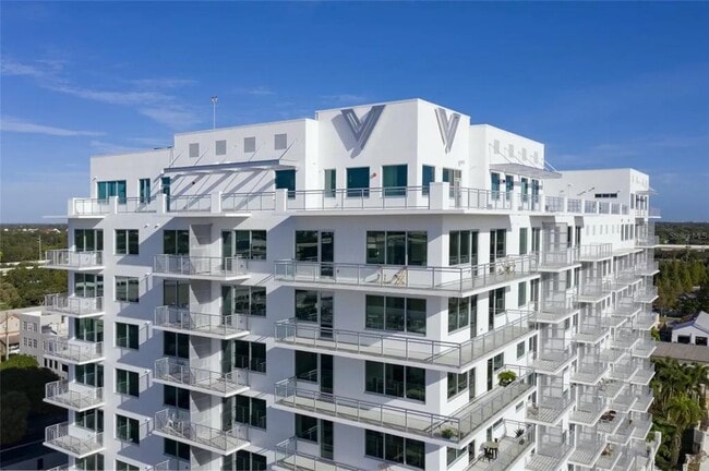 Building Photo - 160 16th St N Rental
