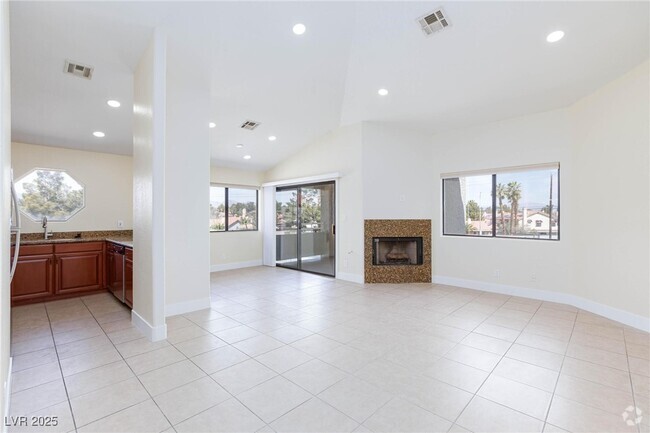 Building Photo - 5038 S Rainbow Blvd Unit 205 Rental