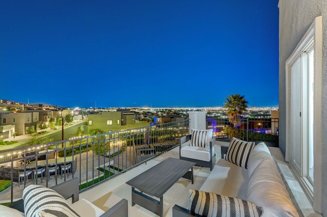 Photo - Distinctive Fully Furnished Estate in The Canyons!