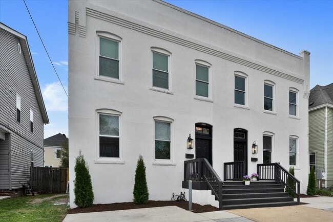 Building Photo - Where Vintage Vibes Meet Modern Mojo—Rent This Rare Historic 4BR/2BA Duplex in Norfolk’s Park Place