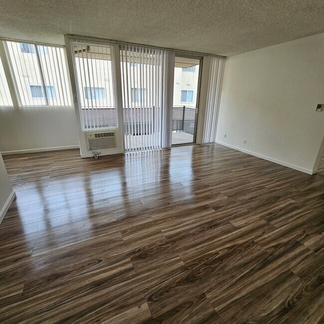 Balboa Palms Apartments