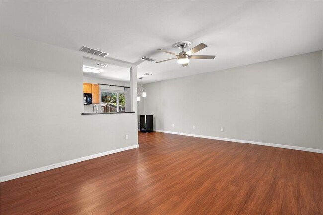 Photo - 1015 E Yager Ln Unit 79