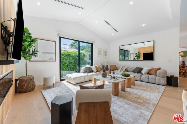 Photo - 20226 Lorenzana Dr