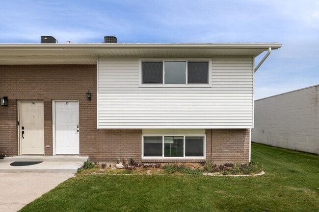 Building Photo - 80 N 400 E