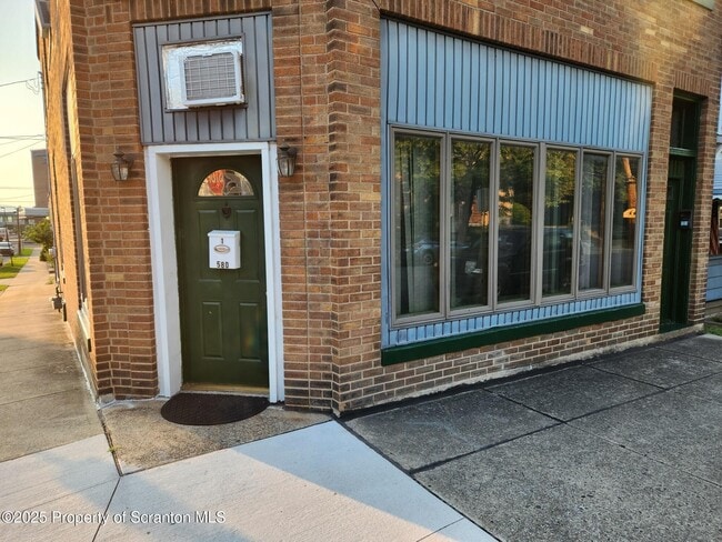 Building Photo - 580 E Main St Rental