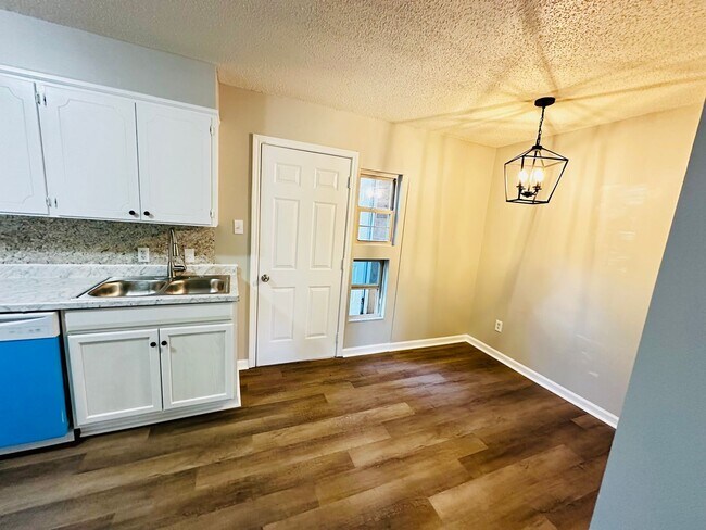 Photo - A Great Living Space in the Heart of the C...