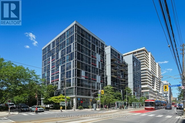 Photo - 60 Bathurst St Unité 1002
