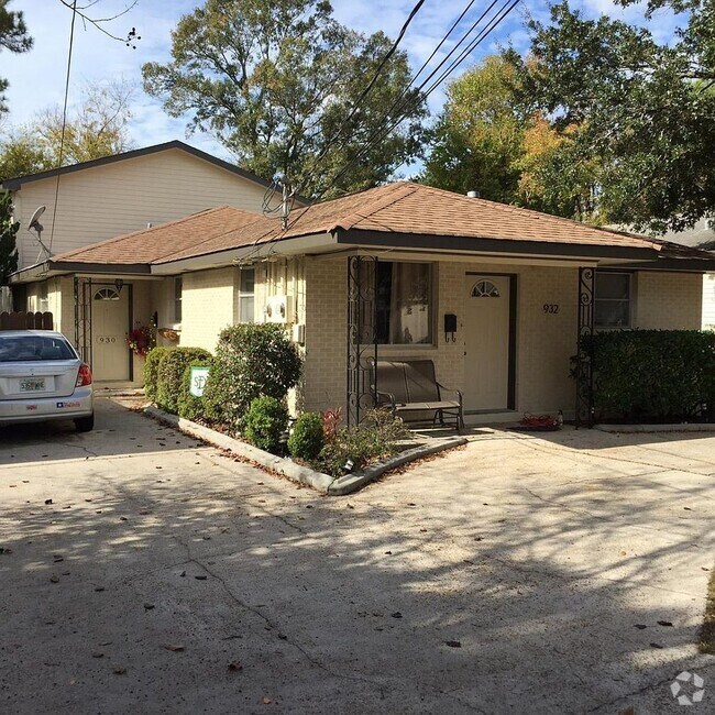 Building Photo - 930 Helios Ave Rental