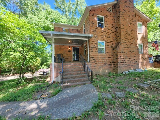 Building Photo - 3340 Silver Stream Rd
