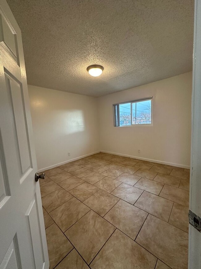 11895 White Ave Unidad 3