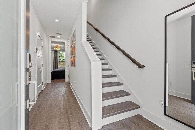 Photo - 320 15th St N