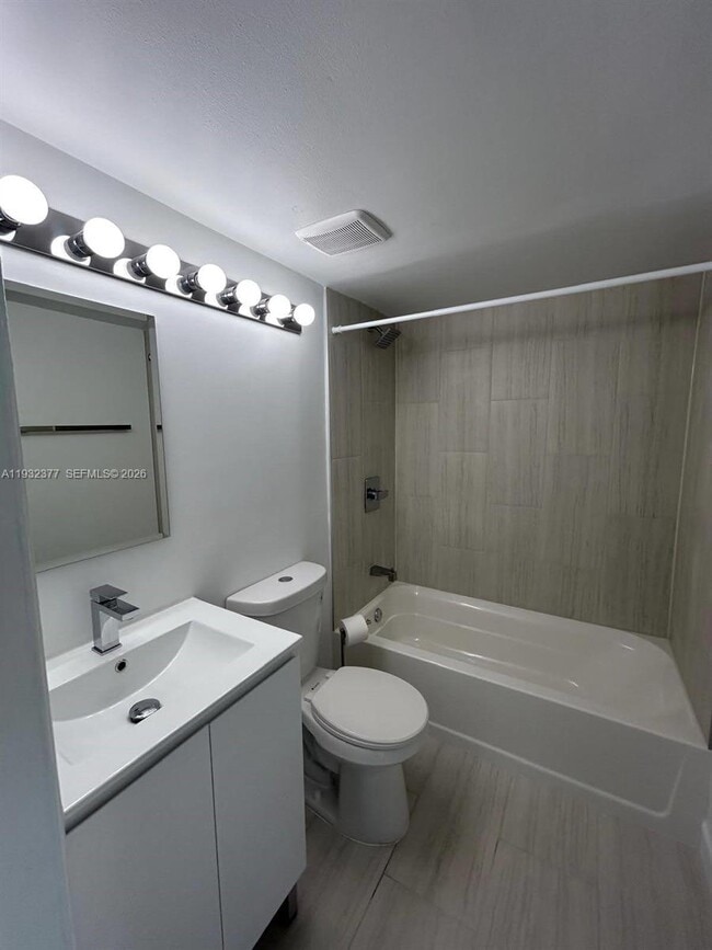 Photo - 1801 S Treasure Dr Unit 417