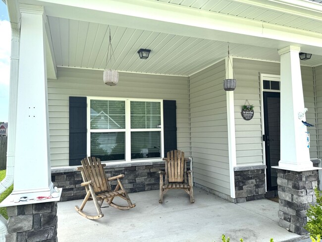 Photo - Beautiful Kitchen, Fenced Yard, Community Pool – Welcome Home!