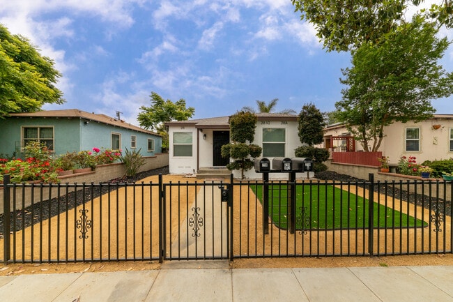 Photo - 218 E Hullett St