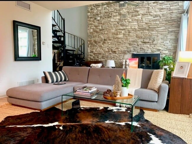 Photo - 2102 W 11th St Condo Unit A