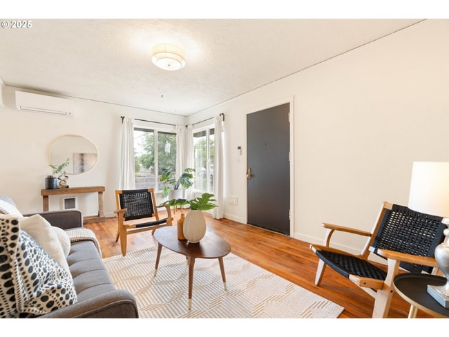 Photo - 841 NE 77th Ave